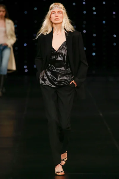 Look 2